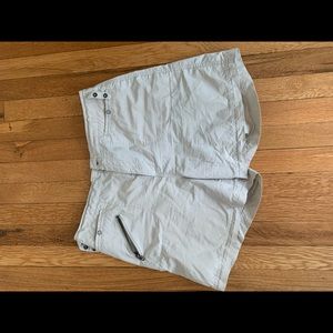 Columbia size 10 shorts